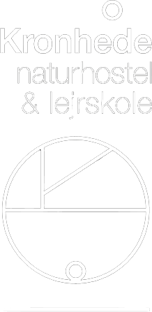 Kronhede naturhostel og lejrskole logo - hvid